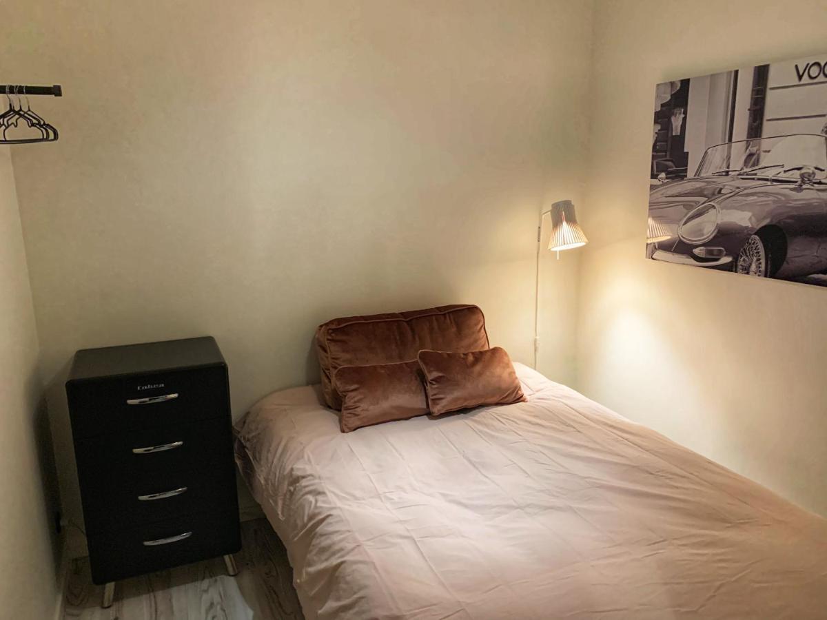 Broncks Apartment 1 - Modern 2-Bedroom In The Heart Of Tórshavn Eksteriør billede